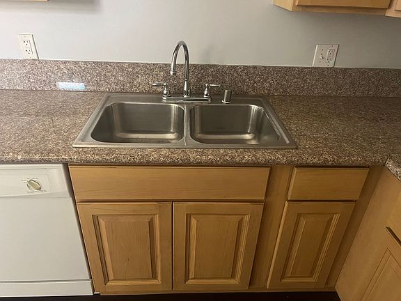 4th image of 701 S Mariposa Ave #701402