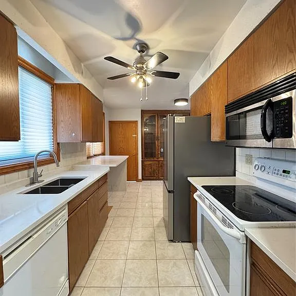 1595 Sun Valley Dr — Photo 12