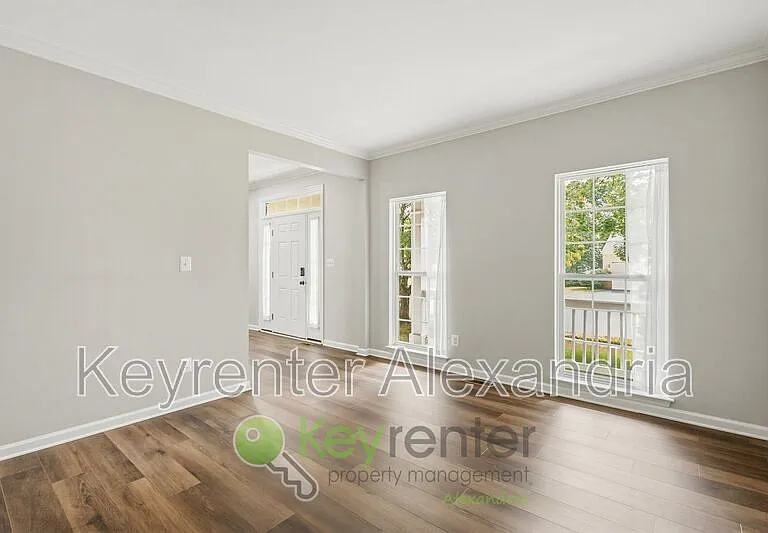 17753 Avenel Ln — Photo 3