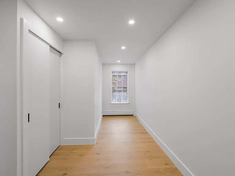 19 1st Ave #3 — Photo 16