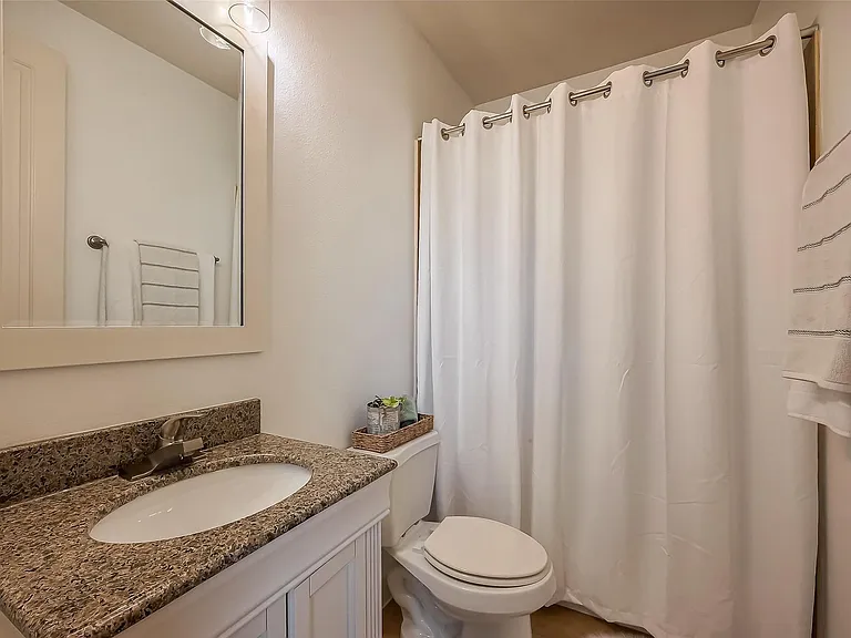 2808 Saint Emanuel St — Photo 15
