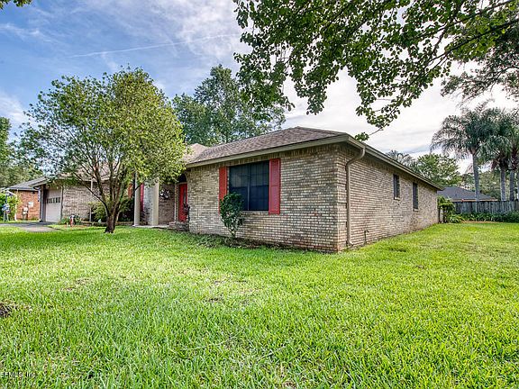 5th image of 12463 Blueberry Woods Cir E