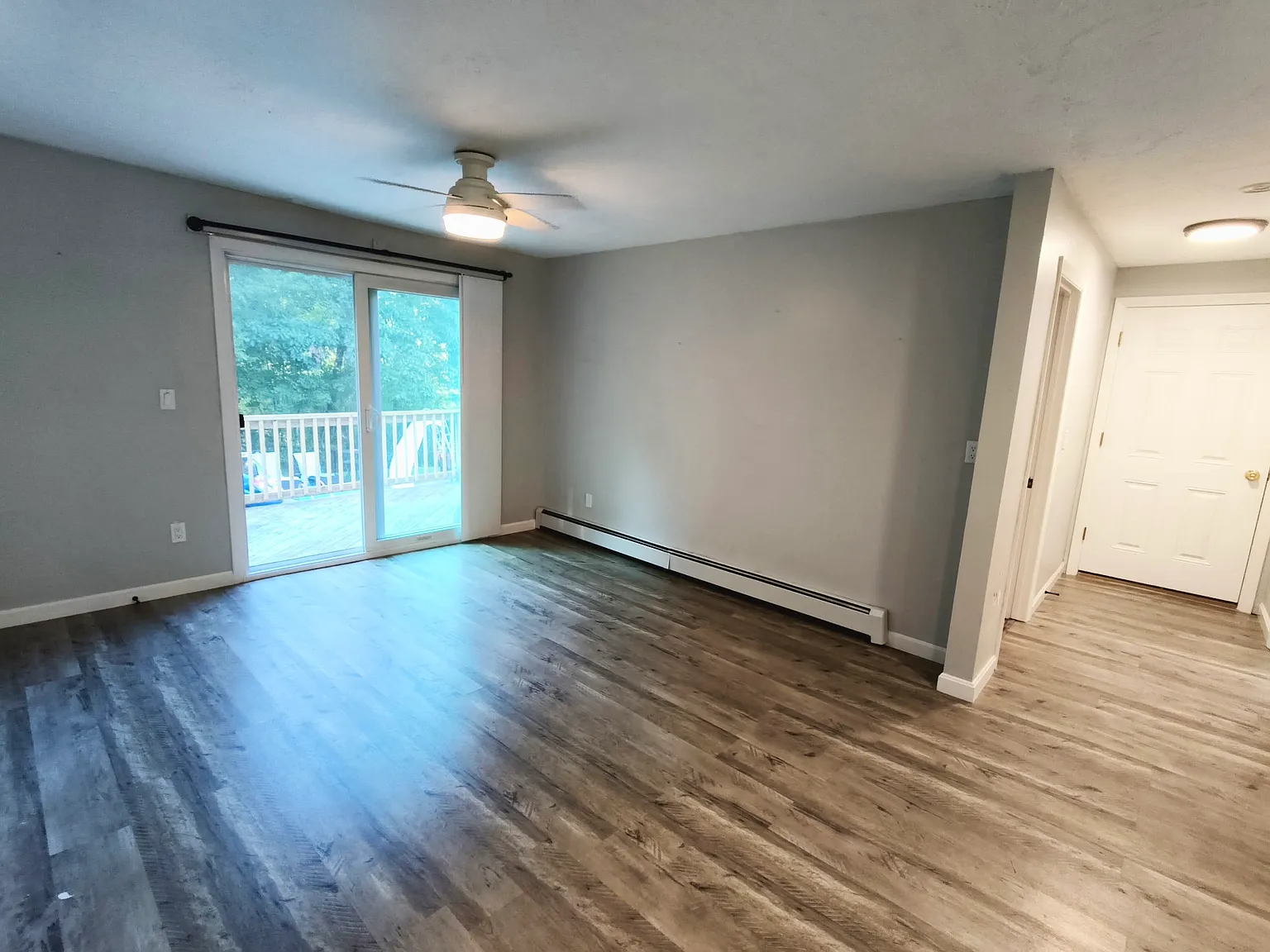 2 bed, 1.5 bath, 1200 sqft, $2,500 — Photo 2