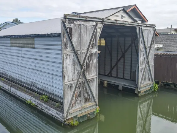 13334 NW Marina Way #15, Portland, OR 97231