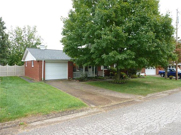 3rd image of 125 Crisswill Rd