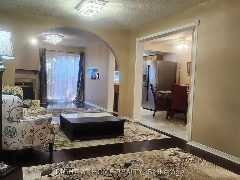 59 Havenhurst Cres — Photo 5