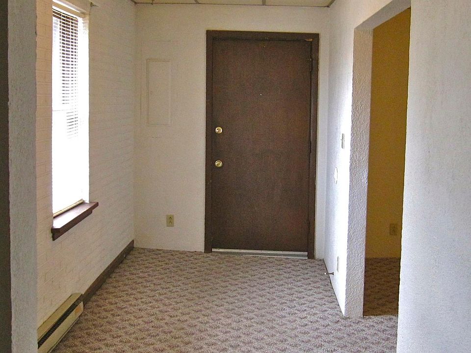 ENTRY hallway looking at exit door.