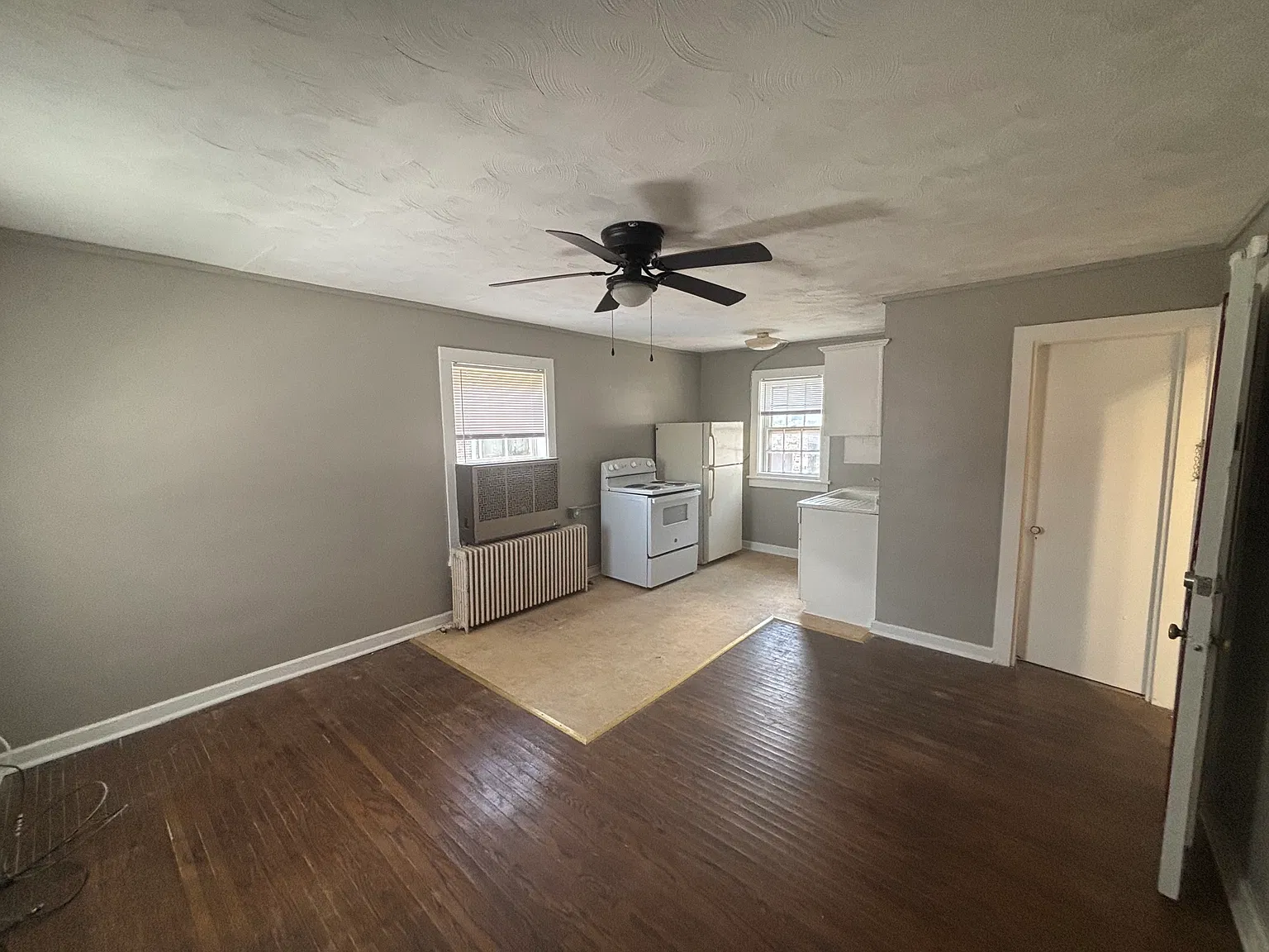 1327 College St — Photo 2