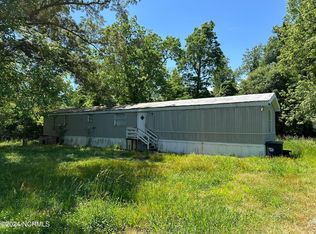 314 Queens Rd, Hubert, NC 28539