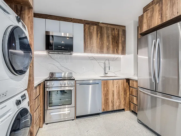 1170 Barclay St #305 — Photo 4