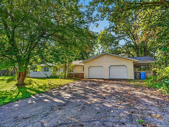 3rd image of 8199 N Riley Rd