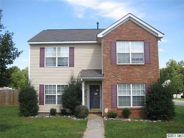 1st image of 1302 Old Robinson Trl