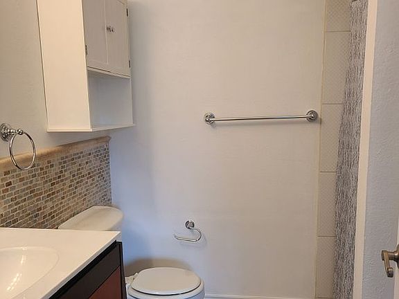 4th image of 19041 Rockwood Dr