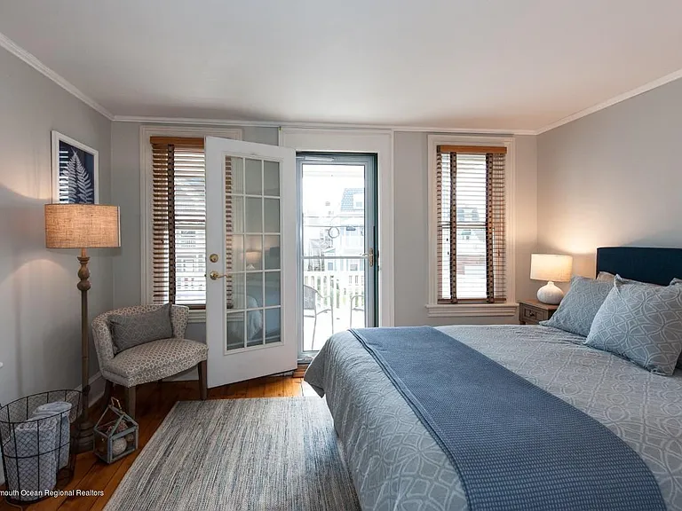 21 Surf Ave — Photo 15