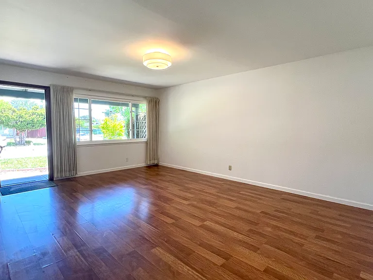 3708 Mauney Ct — Photo 7