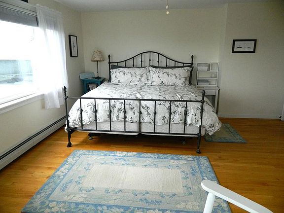 4th image of 54 Lexington Ave APT 21