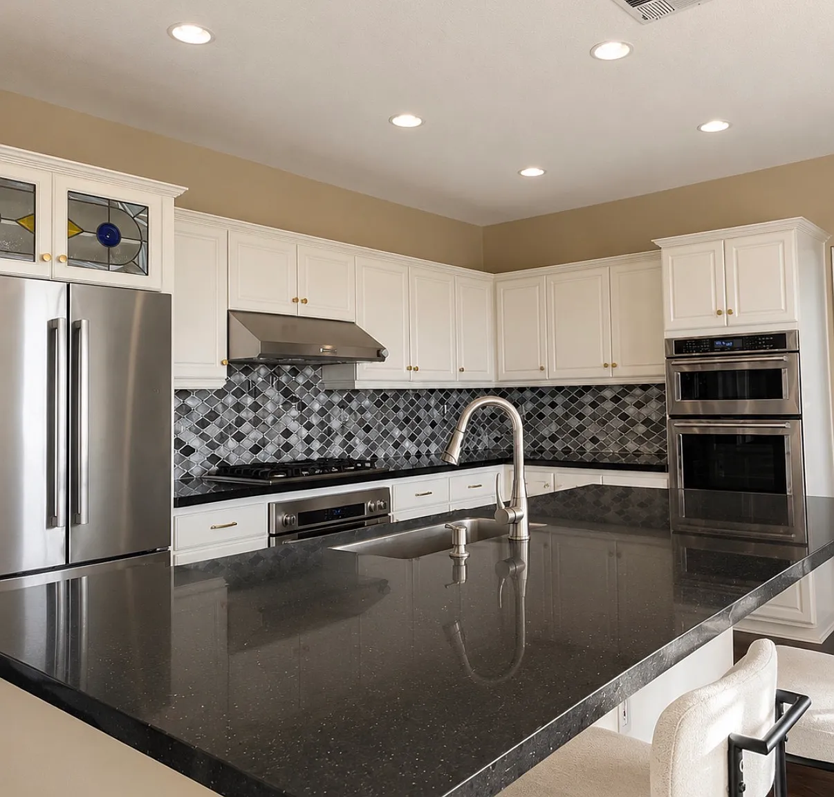 4 bed, 2736 sqft, $6,500 — Photo 4
