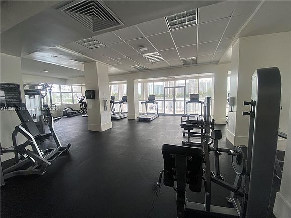 5th image of 18061 Biscayne Blvd APT 1902