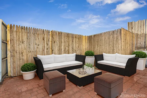 Rented by Compass | media 10