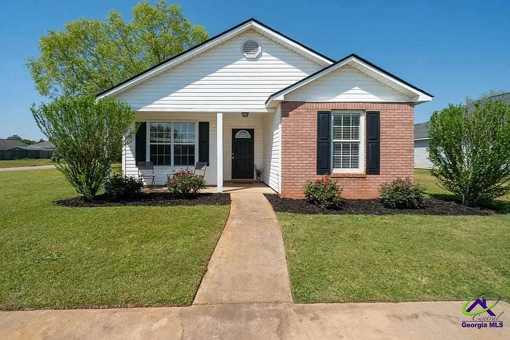 3 bed, 2.0 bath, 1248 sqft, $1,500 — Photo 1