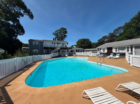 124 Skiff Ave Unit B-12, Tisbury, MA 02568