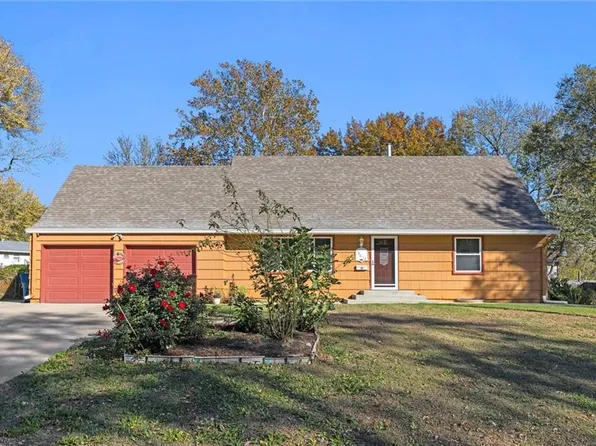 13613 Applewood Dr, Grandview, MO 64030
