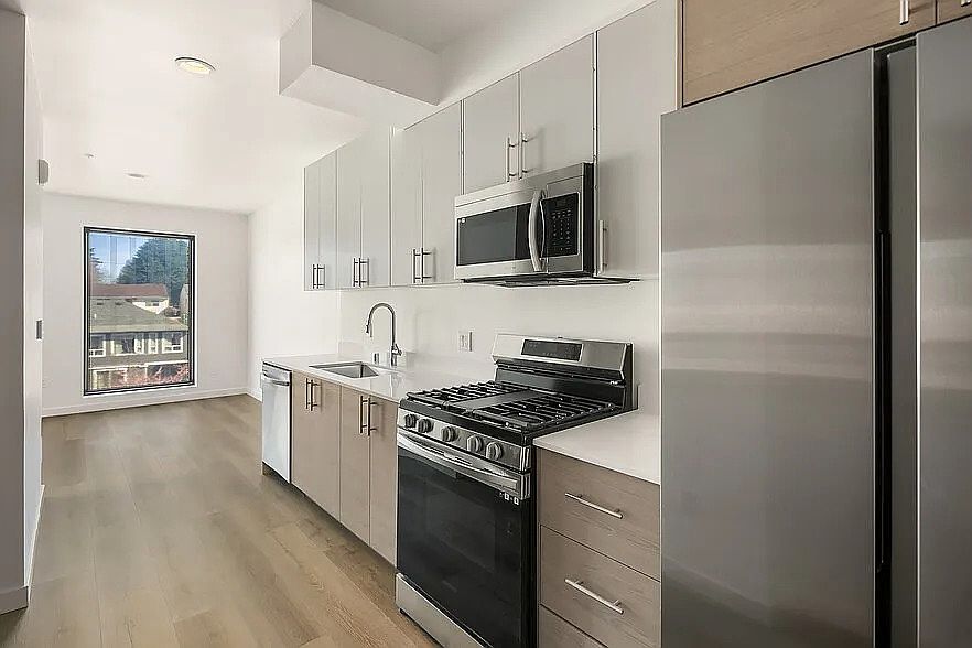 1st image of 9736 Greenwood Ave N #0B-1Ba-514Sqft