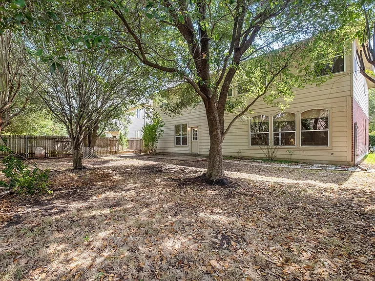 4229 Kingsburg Dr — Photo 34
