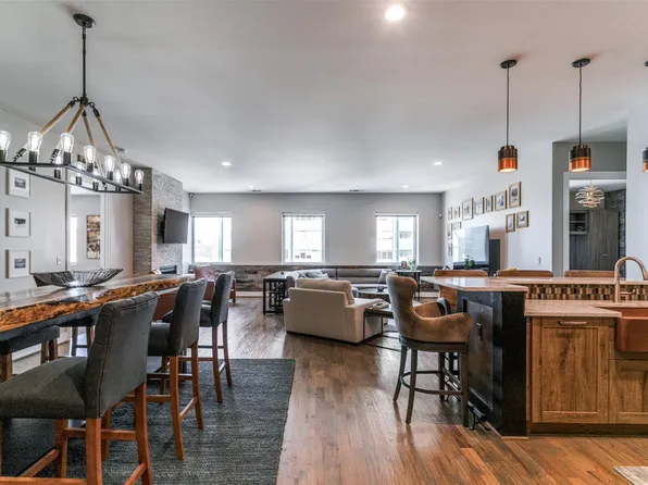 1505 Elm St APT 1604, Dallas, TX 75201