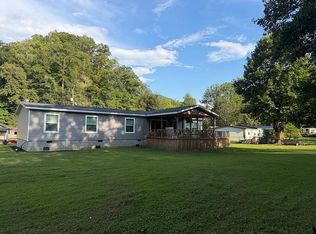121 Austin Ln, Bob White, WV 25028