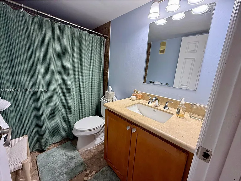 770 Claughton Island Dr #2016 — Photo 9