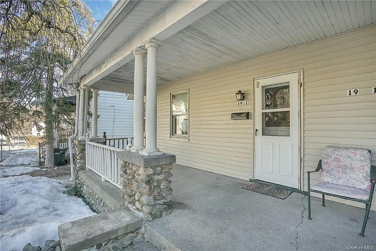 1st image of 19 Walnut Ave #1