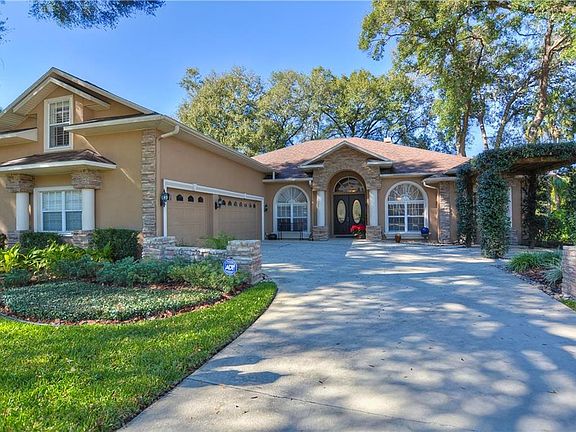 2nd image of 2426 Valrico Forest Dr
