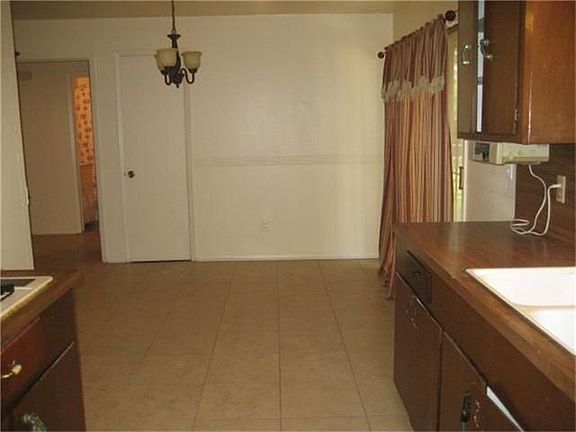 4th image of 3902 Orange Grove Dr