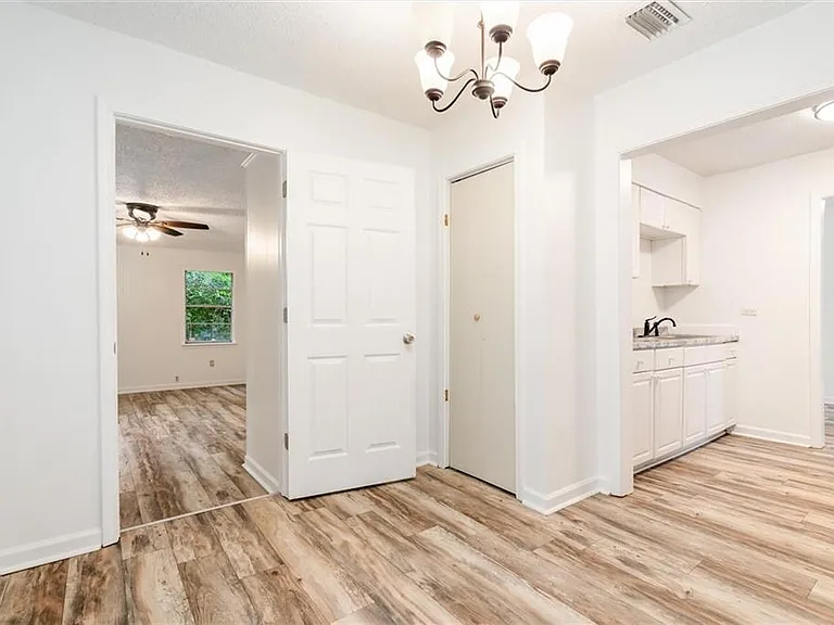 2507 Taylor Ave — Photo 11