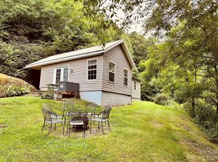 7019 Crabtree Rd, Spruce Pine, NC 28777