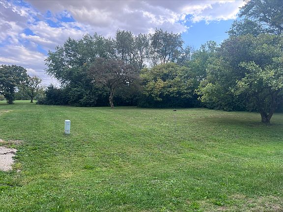 5th image of 1427 Country Club Ln