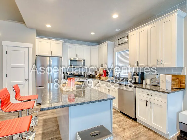 1177 N 640 E — Photo 10