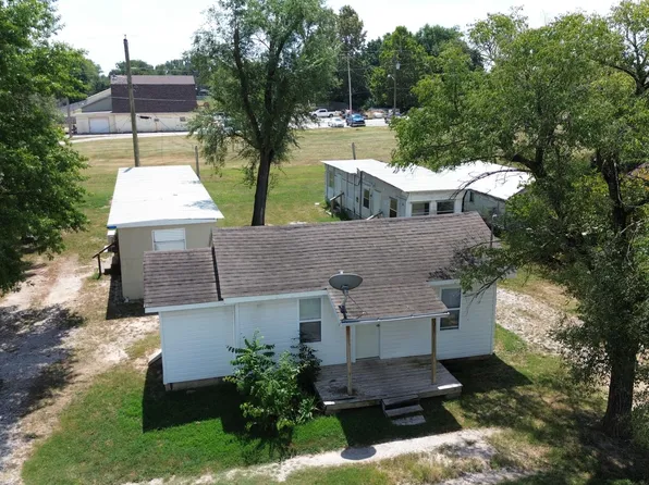 402 W Colgate Street, Bolivar, MO 65613