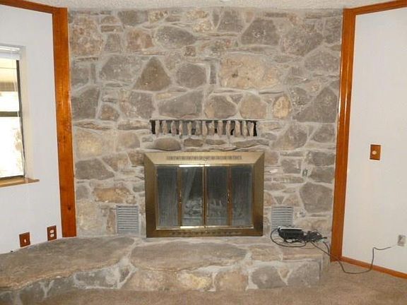 5th image of 22 Canyon Creek Dr