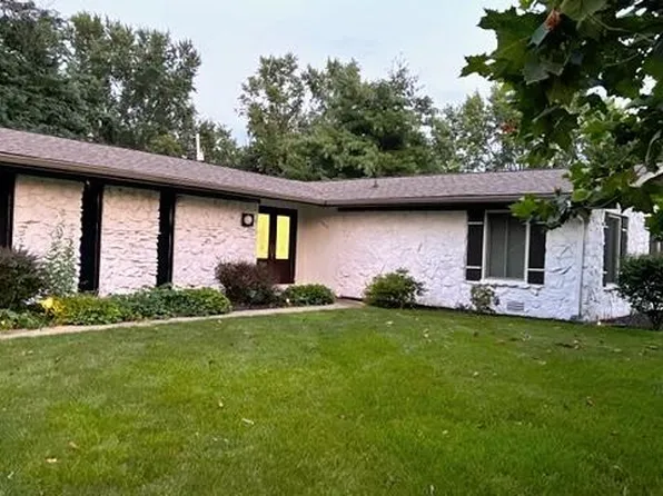 11405 Central Dr W, Carmel, IN 46032