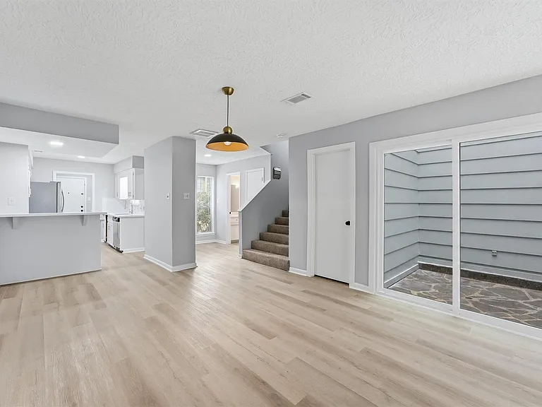 8001 Rebawood Dr — Photo 4
