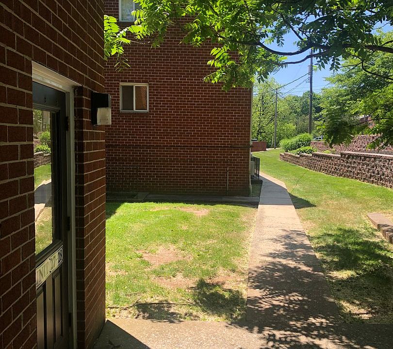 1st image of 203 E Chestnut St APT 27