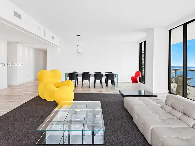 650 NE 32nd St #Penthouse 5201 — Photo 4