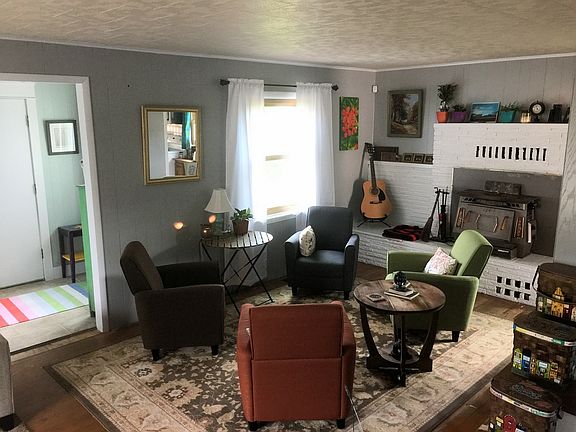 2nd image of 823 High Ave