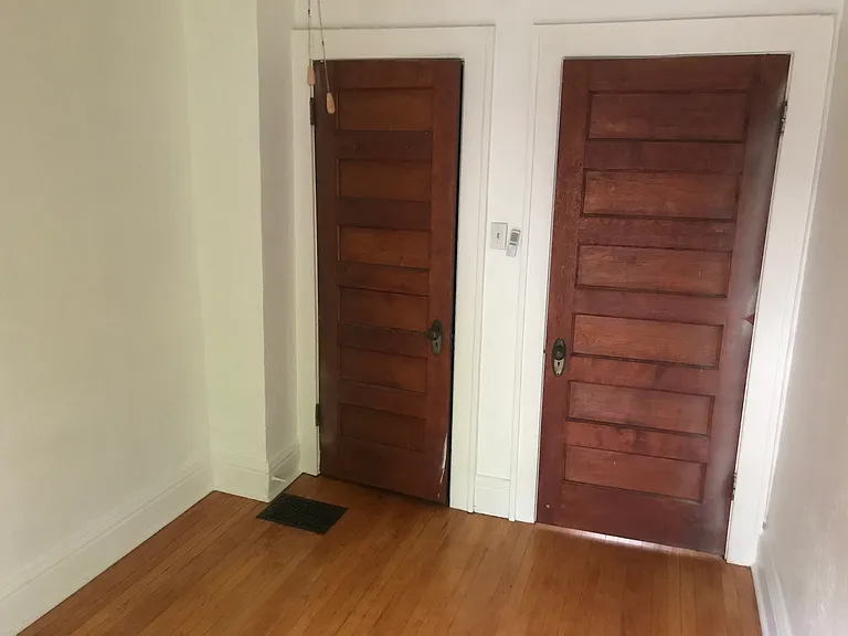 834 Franklin St — Photo 15