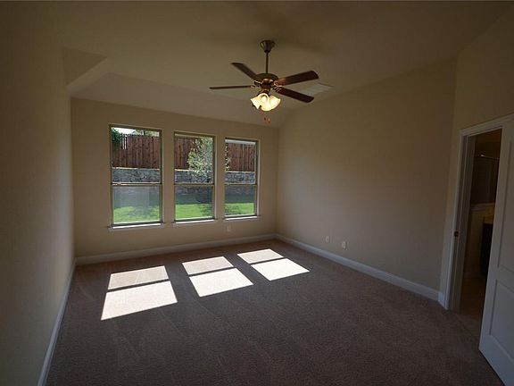 4th image of 1708 Jessie Ln