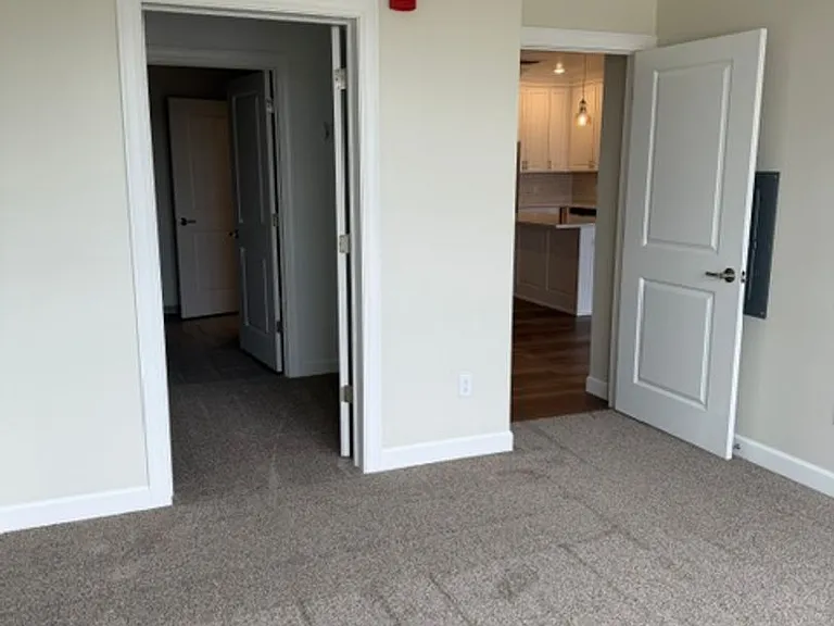 Brand New - War Eagle Apartments in the River Point District — Photo 16