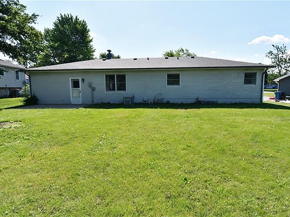 2nd image of 432 Fox Cir