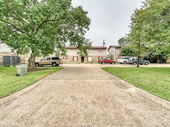 2nd image of 2404 Jaguar Dr #A-d